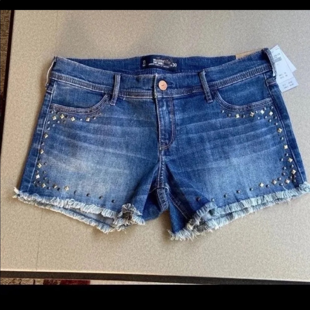 Hollister Midi Short 4” Inseam NWT